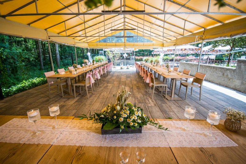 Zděná Bouda - restaurace