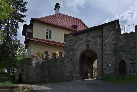 Hrad a zámek Klenová