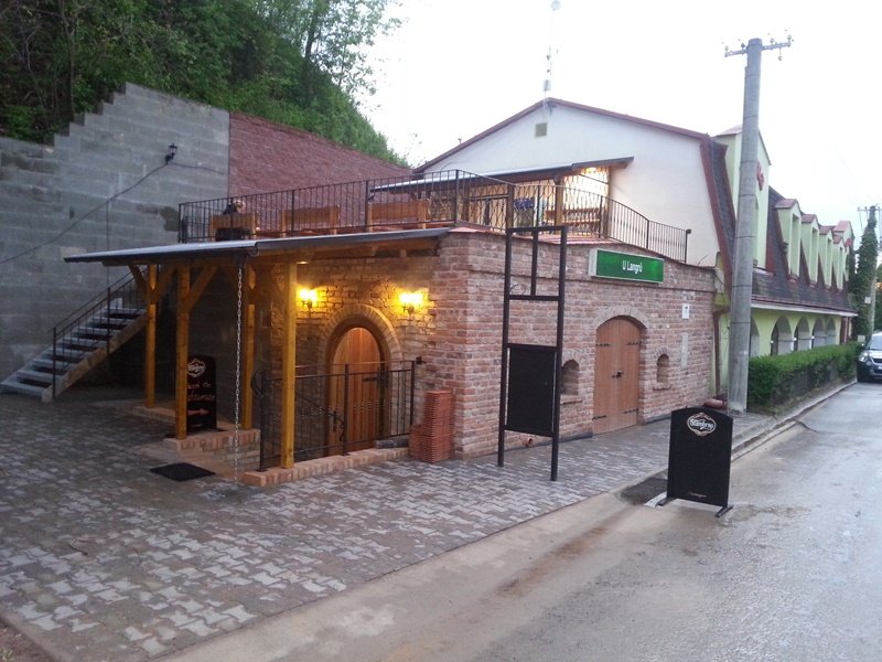 Vinárna a pension "U Langrů"