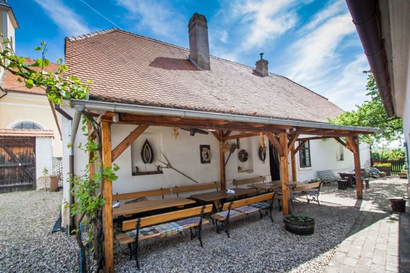 Vinařský dvůr na faře