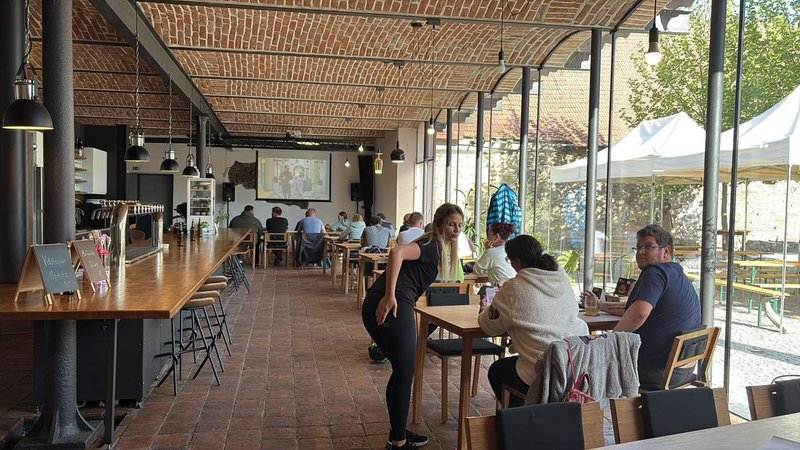 Kavárna a pivovar Holanďan