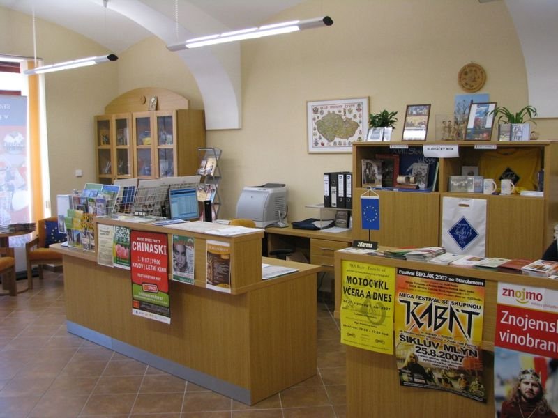 Informační centrum města Kyjova, půjčovna a úschovna kol a koloběžek