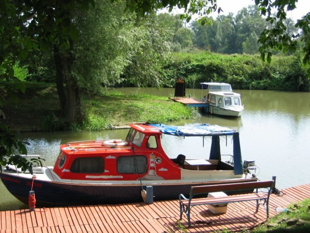 Půjčovna lodí Pod Výklopníkem, Baťův kanál