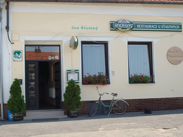 Restaurace-Pension-Vinařství U Šťastných